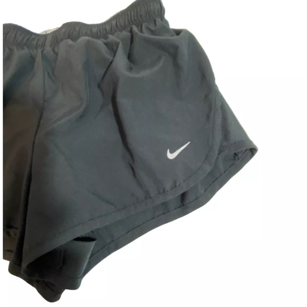 Women’s nike drifit running shorts - Picture 2 of 4